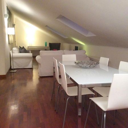 Apartment La Mansarda Alba  Pokój zdjęcie