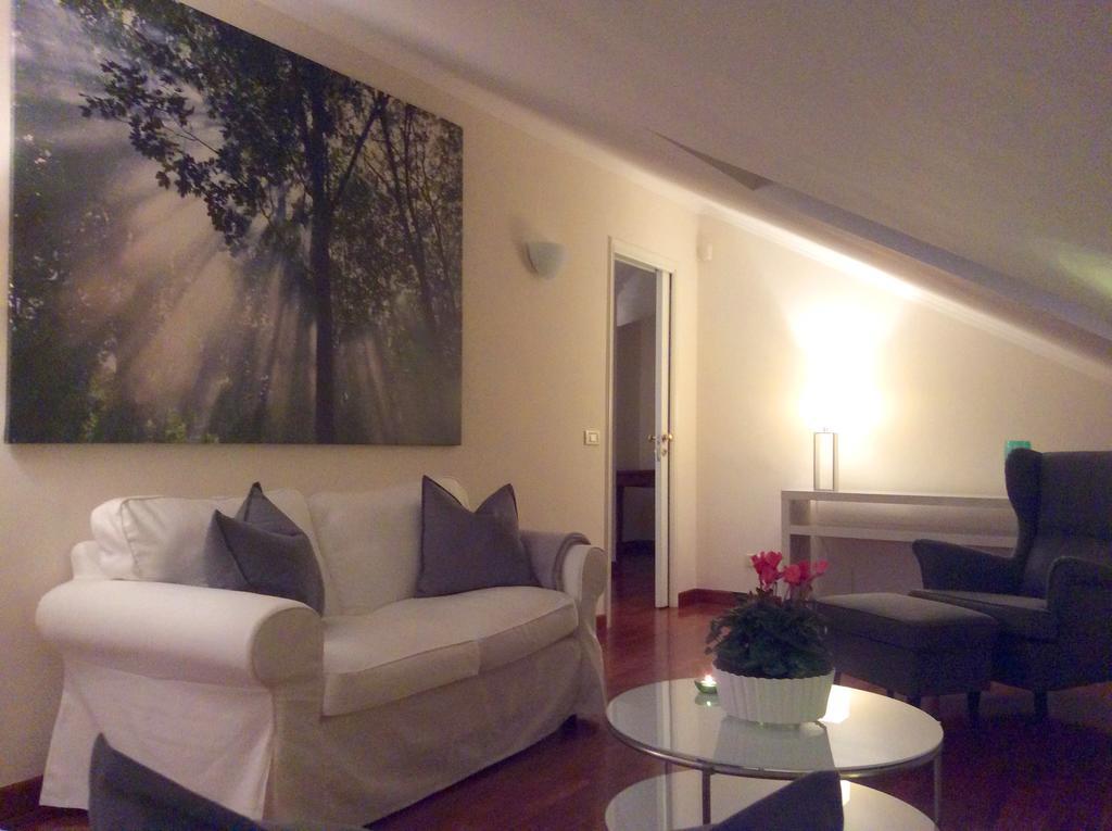 Apartment La Mansarda Alba  Pokój zdjęcie
