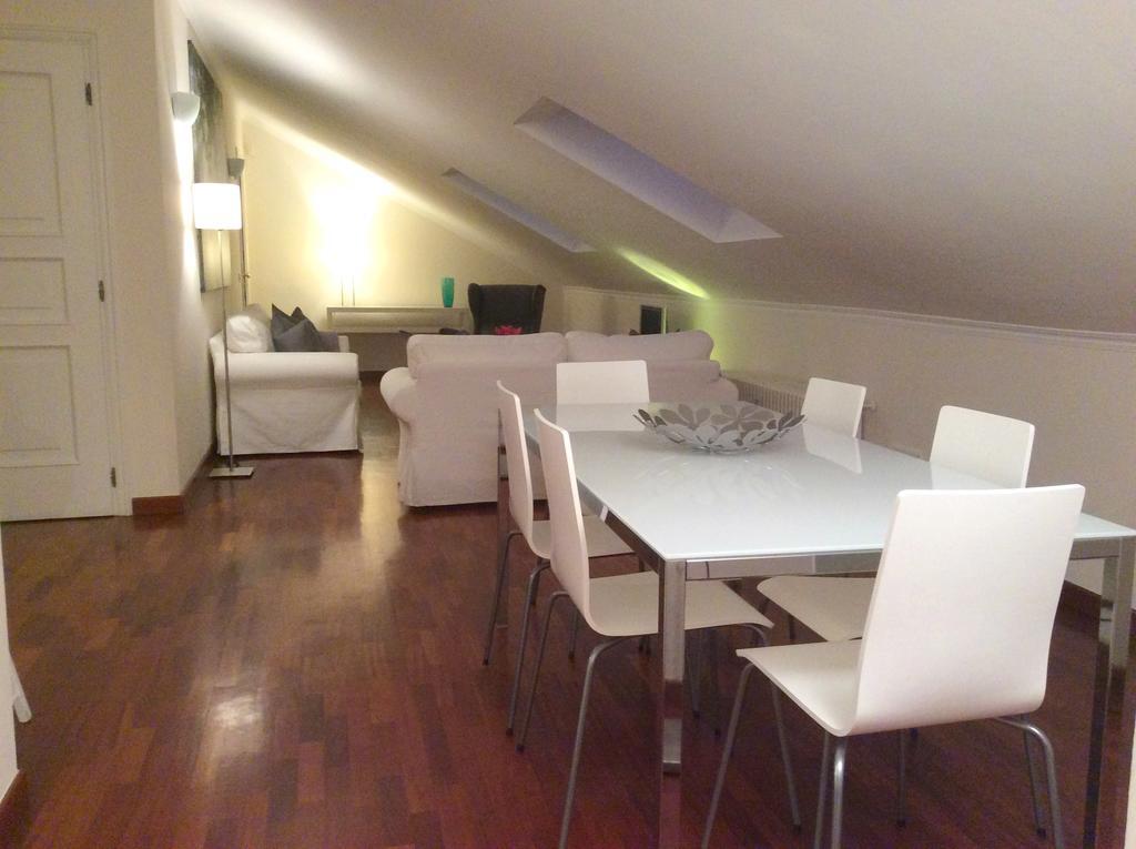 Apartment La Mansarda Alba  Pokój zdjęcie