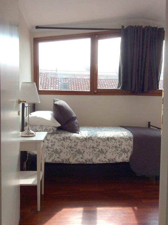 Apartment La Mansarda Alba  Pokój zdjęcie